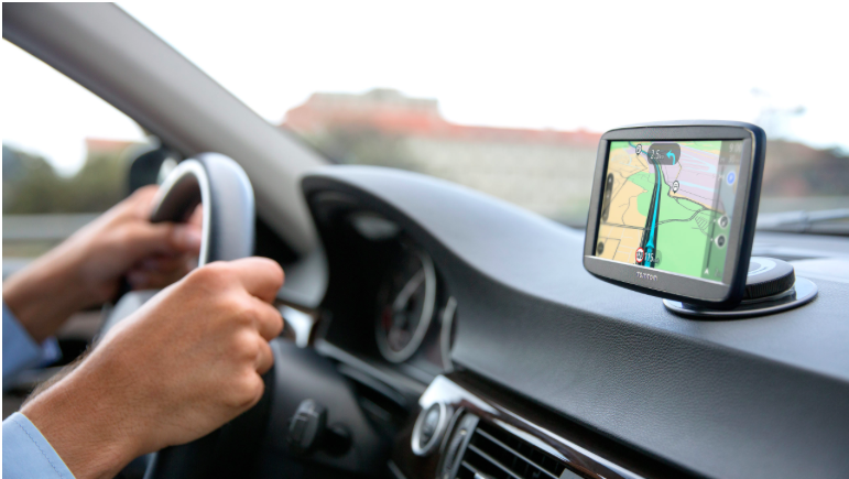 TomTom lanserar ny smart gps med mobilanslutning
