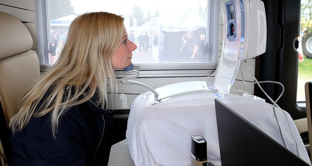 Bürstner ordnar Elemis peeling
