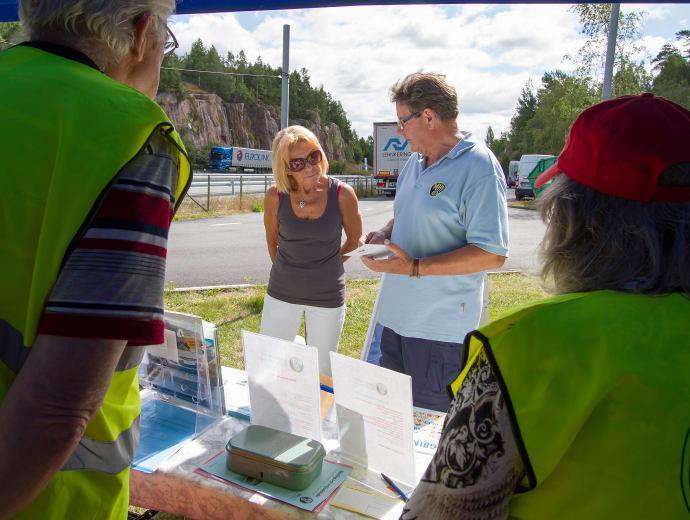 MHF bjuder på fikapaus på rastplatser