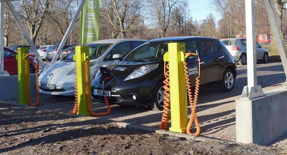 Trafikverket utreder laddning efter större vägar
