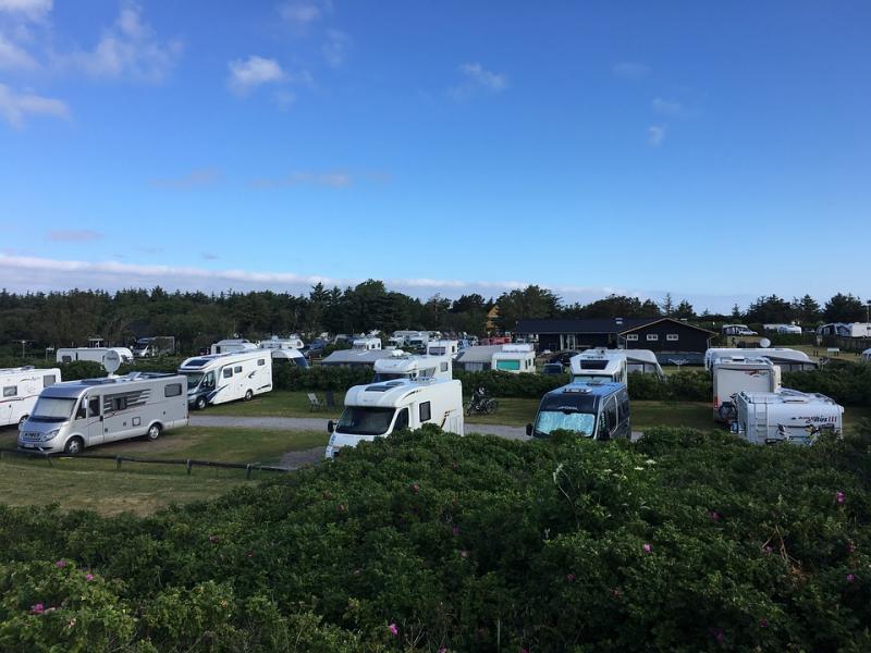 Gratis ställplatser retar campingar