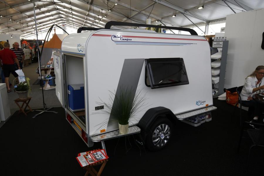 Liten och mångsidig husvagn