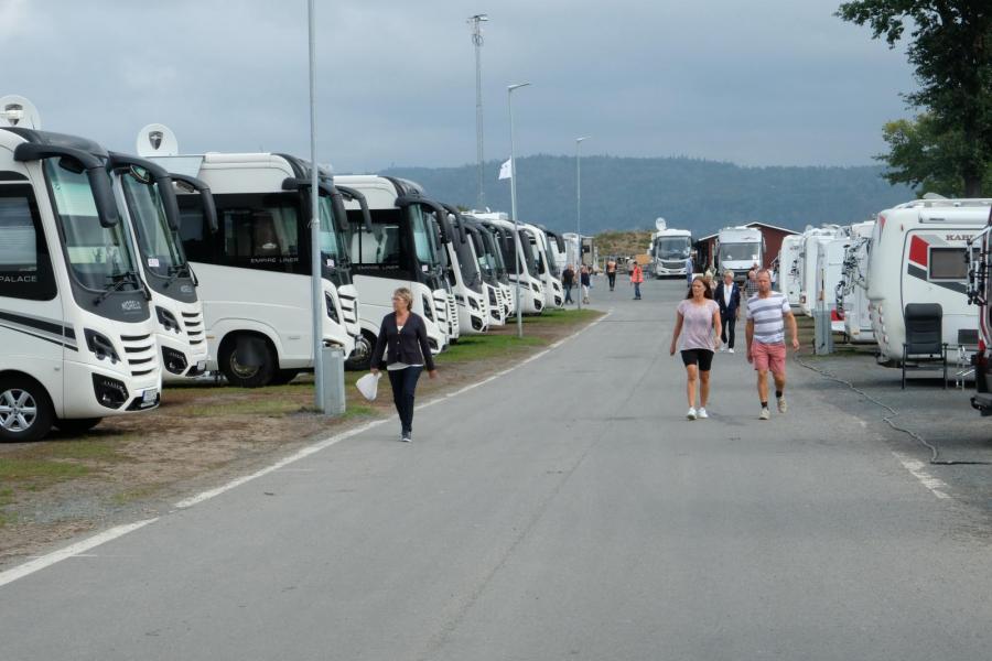 Rundtur på Elmias camping