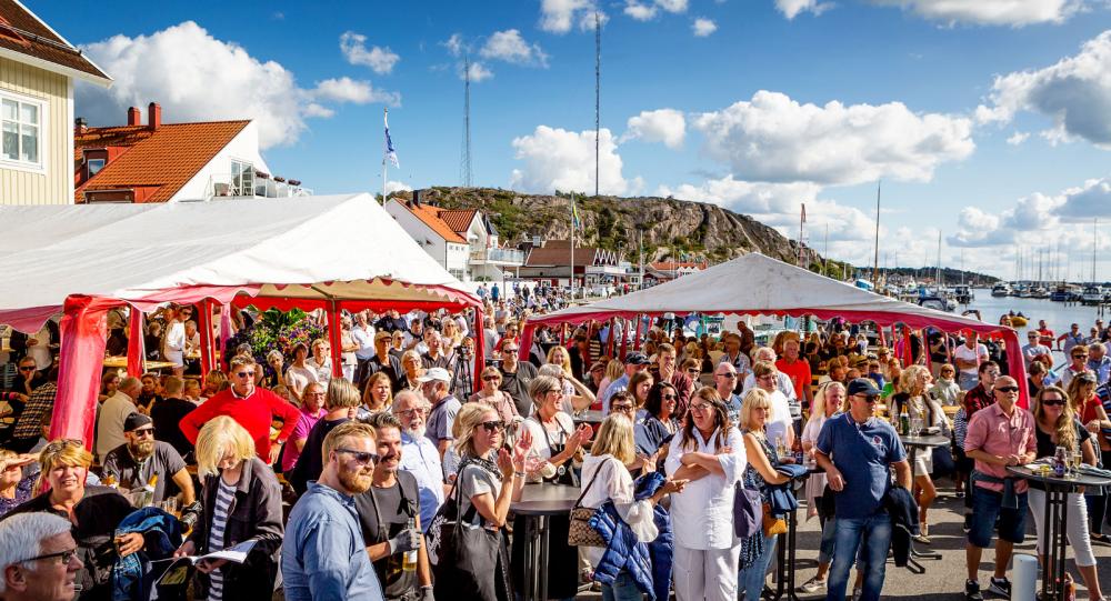 Ostronets dag förlänger säsongen i Grebbestad. Besökare kommer från hela Sverige och ostronätarna blir fler och fler.