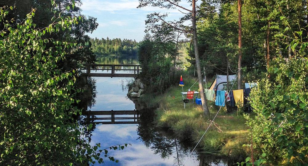 En paddeltur mellan Channel Island och Outback Camping kanske kan locka? Den mysiga kanalen går via en av badplatserna. Båtar och kanoter finns på plats.