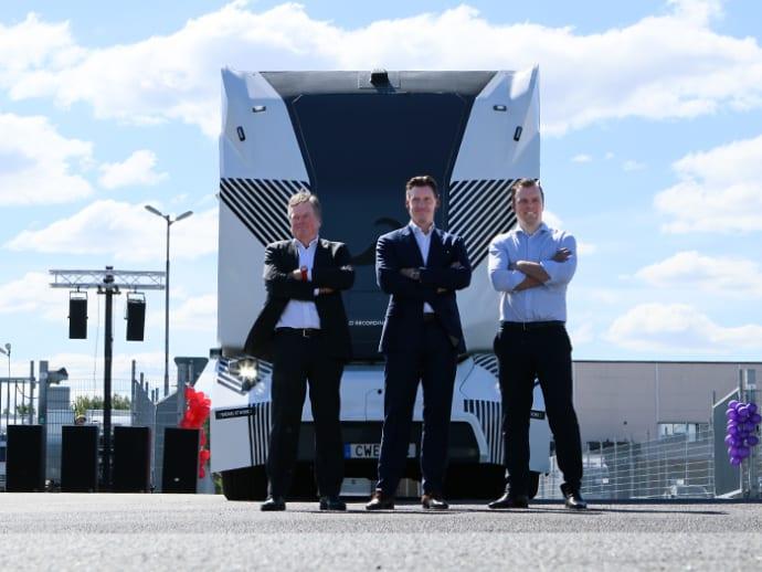 Världspremiären skedde den 15 maj där Robert Falck, grundare och vd för Einride, DB Schenkers vd Jochen Thewes och Mats Grundius, vd för DB Schenker Cluster Sweden, Denmark, Iceland var värdar för evenemanget som lockade mycket press.