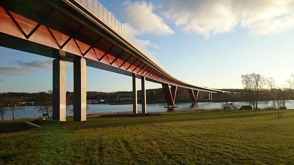 Stor del av Motalabrons intäkter går till porto
