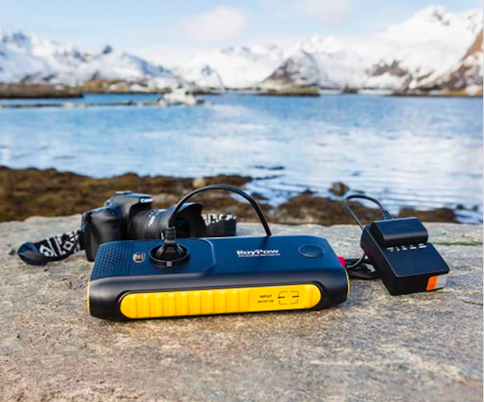 Kraftfull powerbank med eluttag