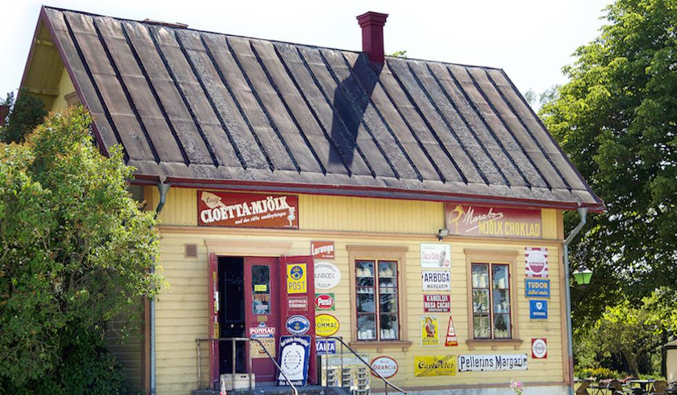 Mitt på den gotländska landsbygden ligger Dunbodi gamla handelsbod. En härlig fläkt från förr.