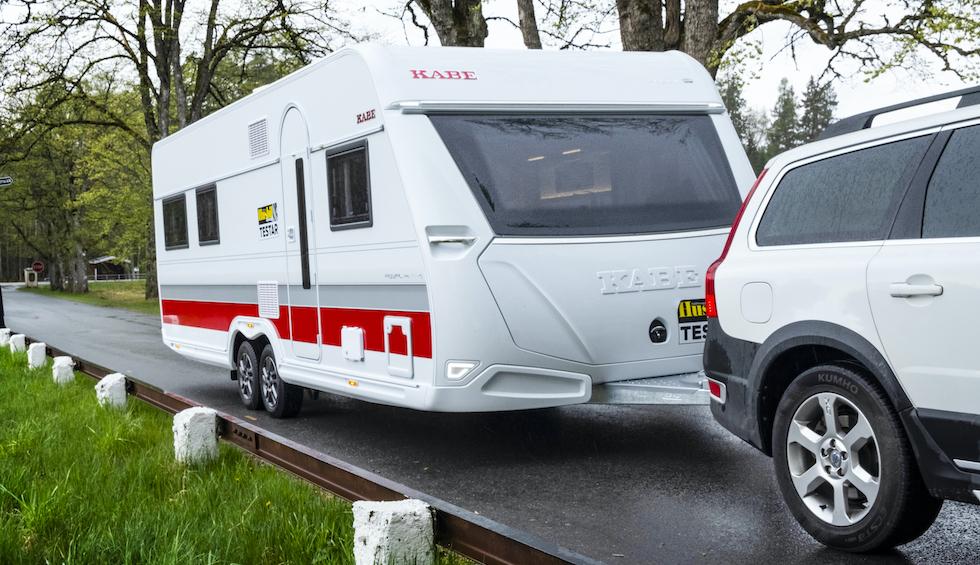 Tvåaxlade Royal 740 DGDL är en mäktig pjäs som faktiskt kan fås enkelaxlad vilket räcker för många långliggare på campingar.