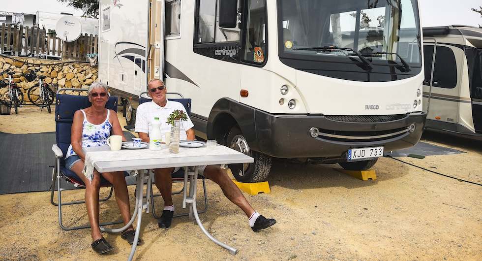 Stans lyckligaste husbil!? Så här glad blir man på Camping Villasol i Benidorm!