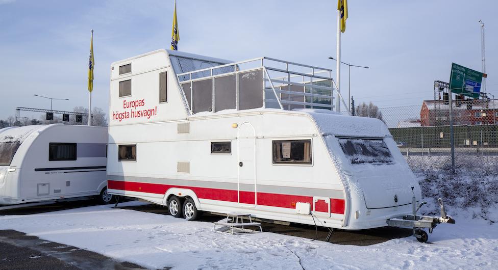 Parkerad utmed E4:an är det många som ser vagnen varje dag.