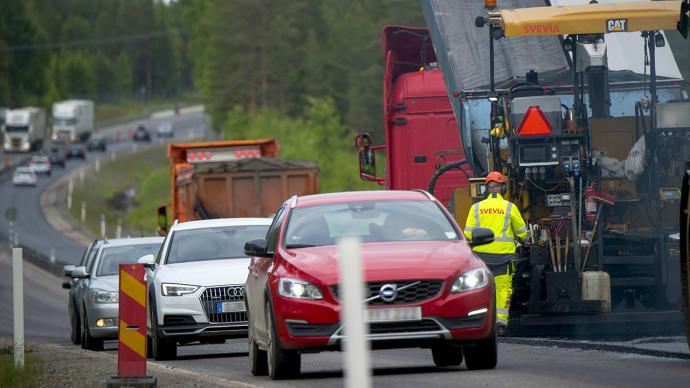 4 av 10 svenskar: ”Andra trafikanter kör för fort vid vägarbeten”