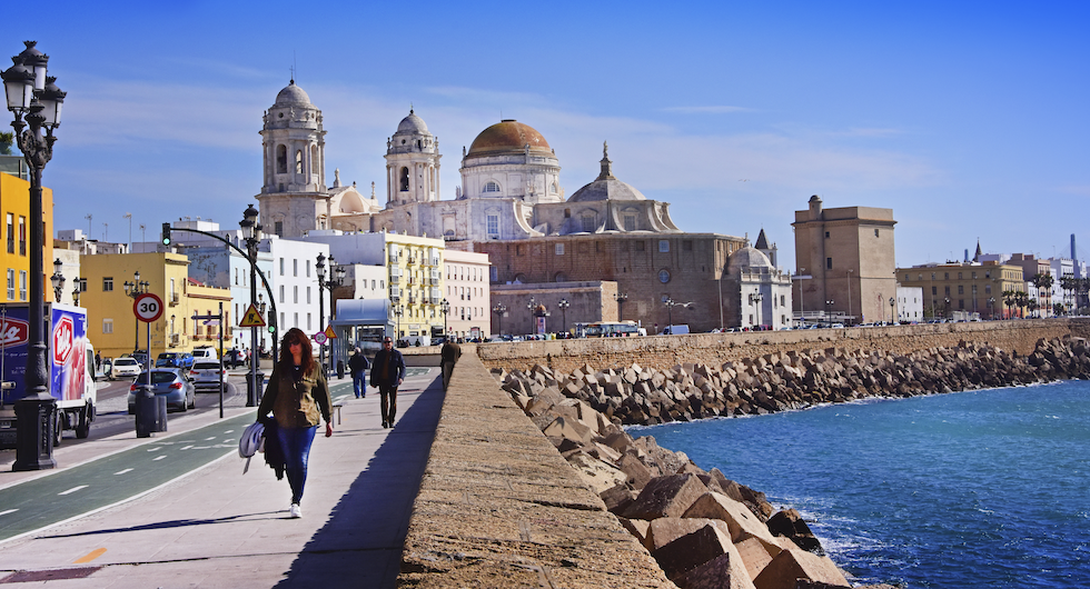 Den mest klassiska vyn över Cadiz får du vid en promenad på Avenida Campo del Sul.