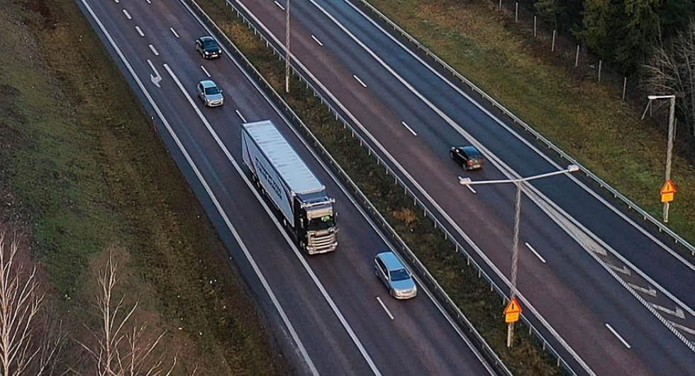 Nu testar Scania självkörande lastbilar på E4