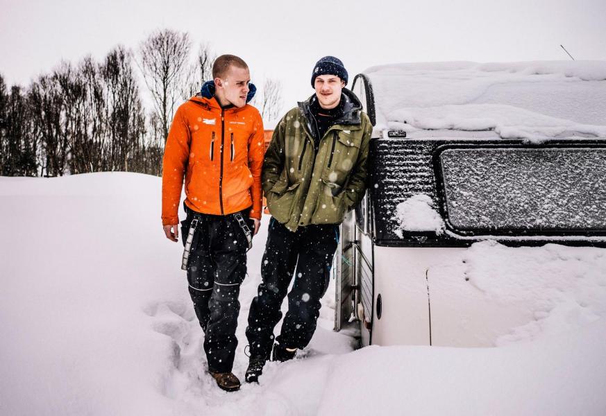 Bo mobilt: Hundspann och vänskap i husvagnen