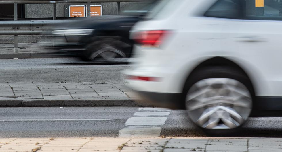 Minskad medelhastighet i tätort men få håller skyltad fart