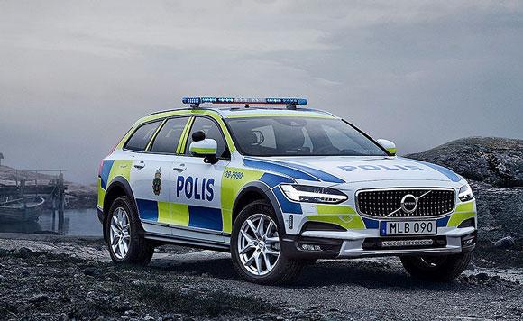 Nya polisbilarna blir teknikstinna