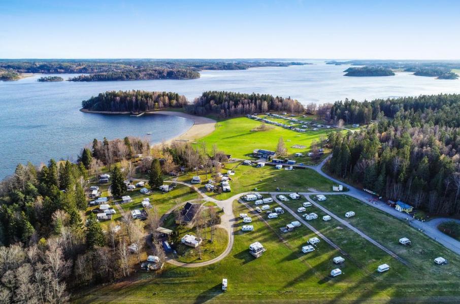 Långliggare får ge vika för femstjärnig camping