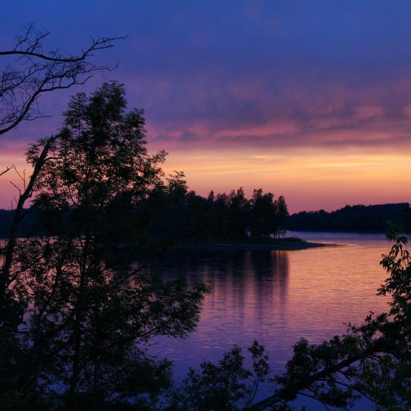 Solnedgång över floden Daugava
