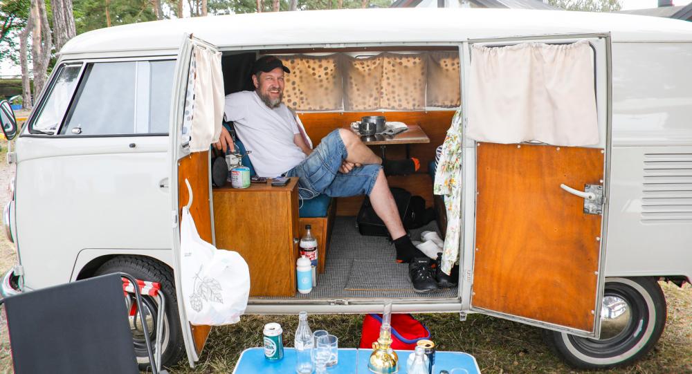 Glenn Faxhag Raymond campar med T1:an några gånger varje sommar. Här i Bergkvara i södra Småland.