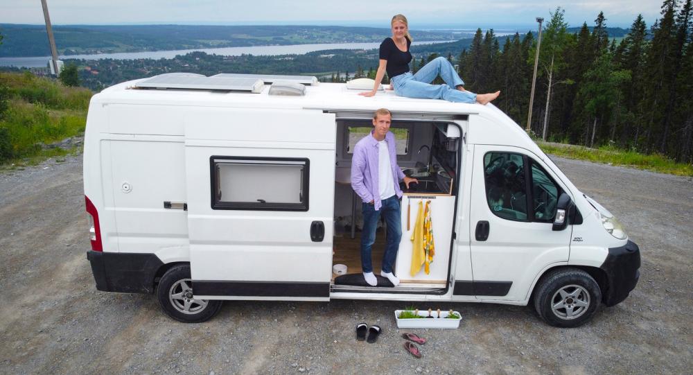 Solstrålen kallas den. Anton och Sofia blev kända i SVT-programmet Gifta vid första ögonlastet i våras och de är redan inne på sin andra plåtis.