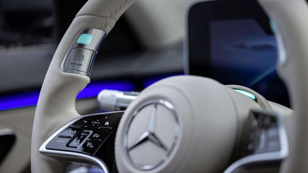 Mercedes blir självkörande 2022