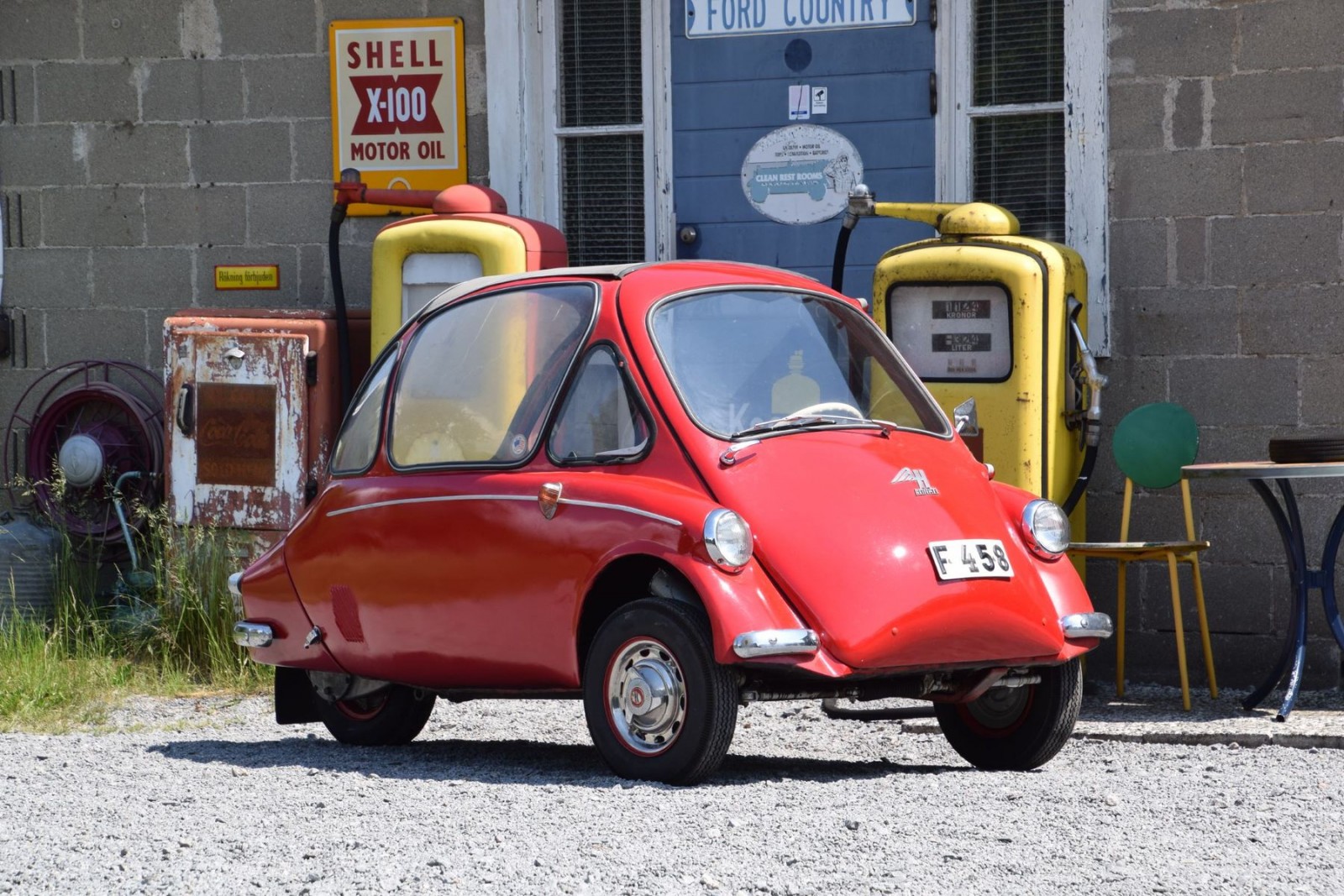 Ännu en rackare som väcker beskyddarinstinkter. Heinkel Kabine som redan nu nått sitt reservationspris.