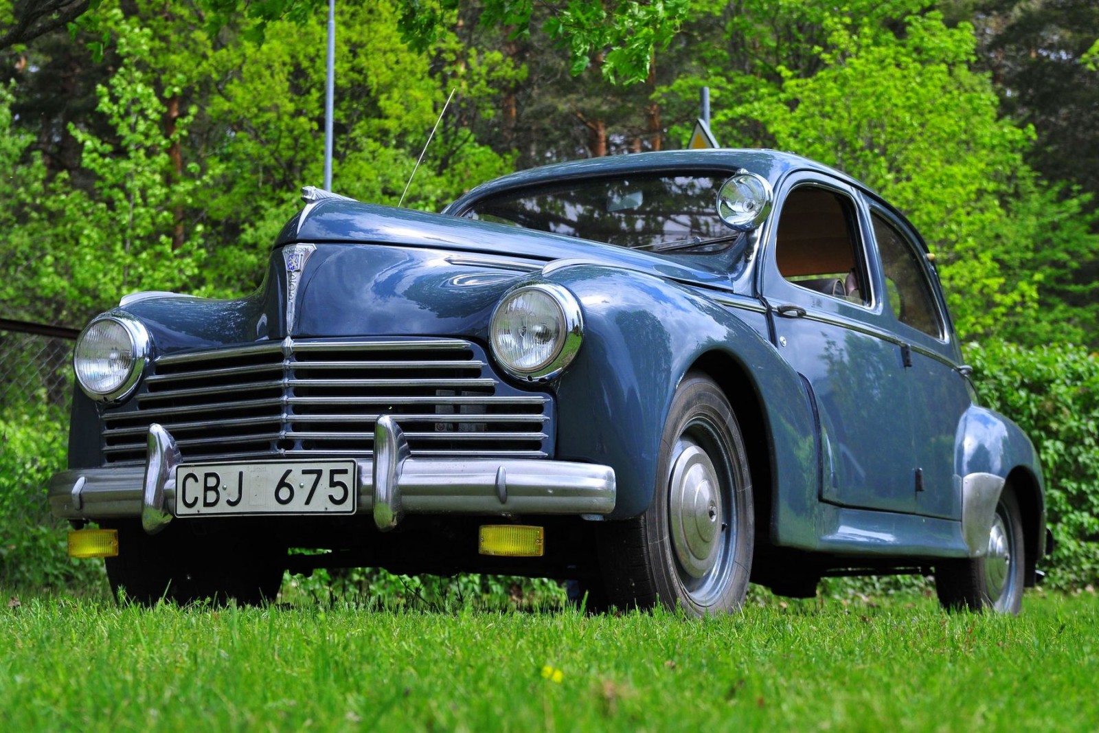 Ännu en potentiell bruksklassiker för en rimlig peng – Peugeot 203 är lite mer förfinad än PV444. Dessutom har den fyra dörrar!