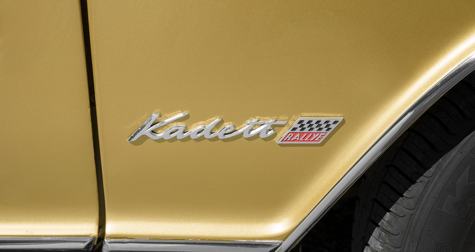 Opel Kadett Rallye 1970 i en ödslig övergiven gruva
