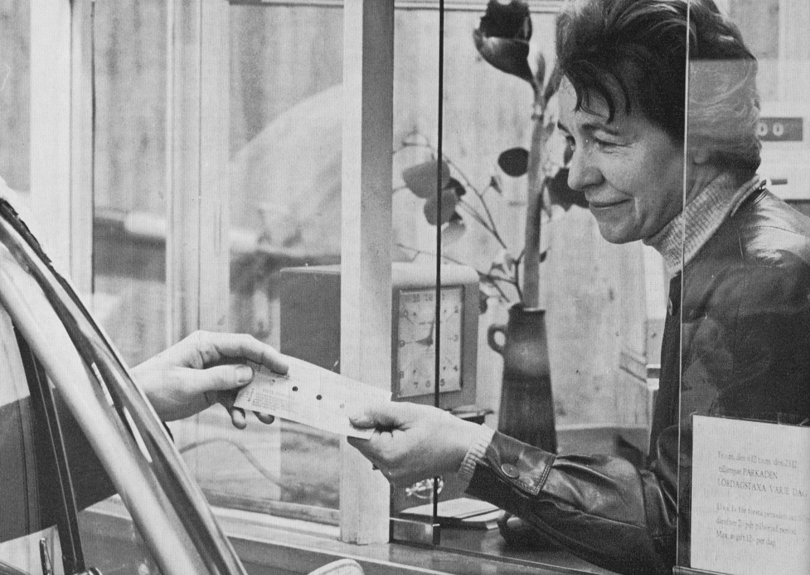 Manuell utfartskontroll i Parkaden 1968.