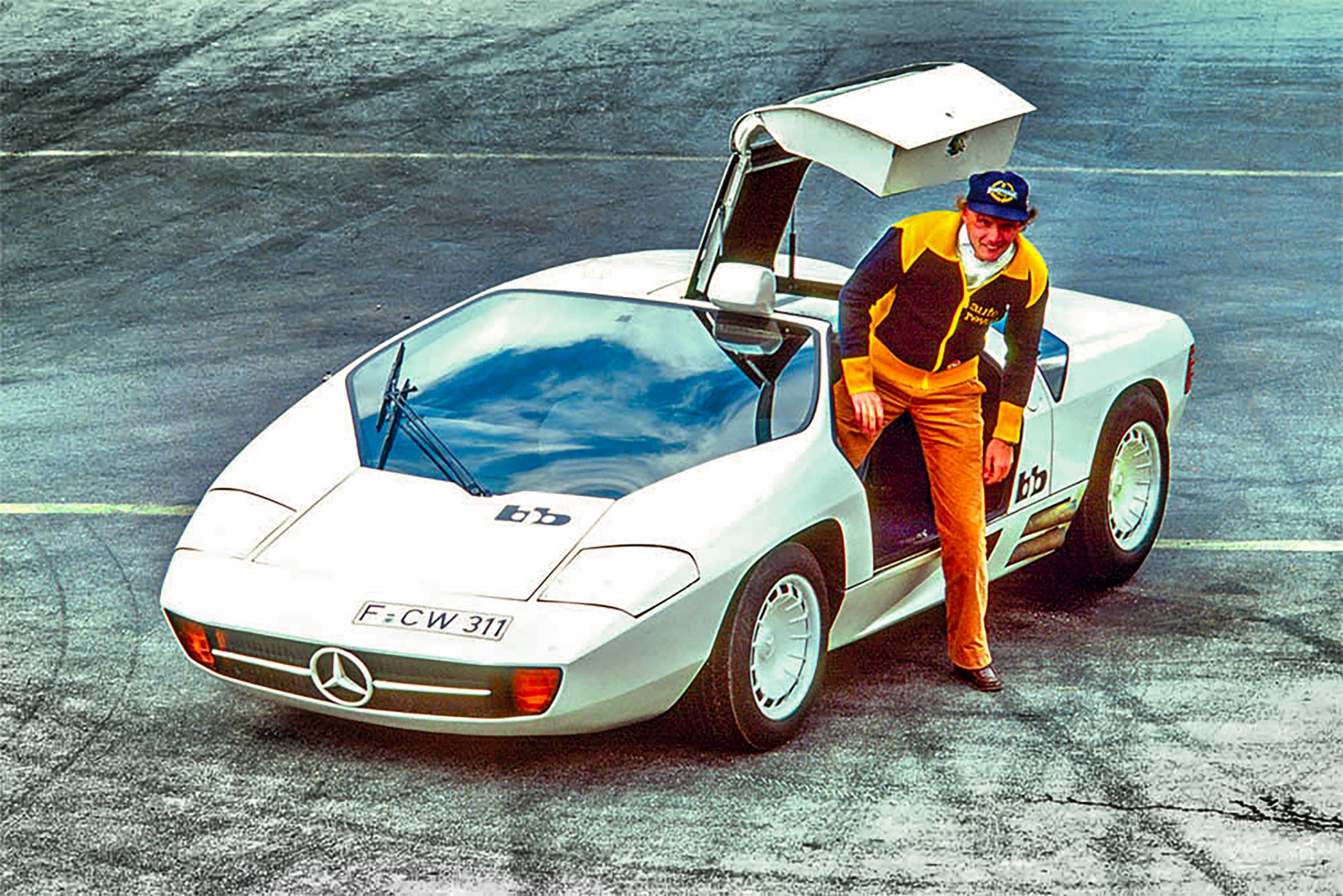 CW 311, ibland även kallad för BB-Mercedes CW 311, byggde på komponenter från Porsche och Mercedes. Modellen presenterades 1978 och utvecklades av Eberhard Schulz och Rainer Buchmann som till vardags drev den berömda tuningföretaget "bb". På bilden poserar F1-stjärnan Niki Lauda bredvid prototypen.