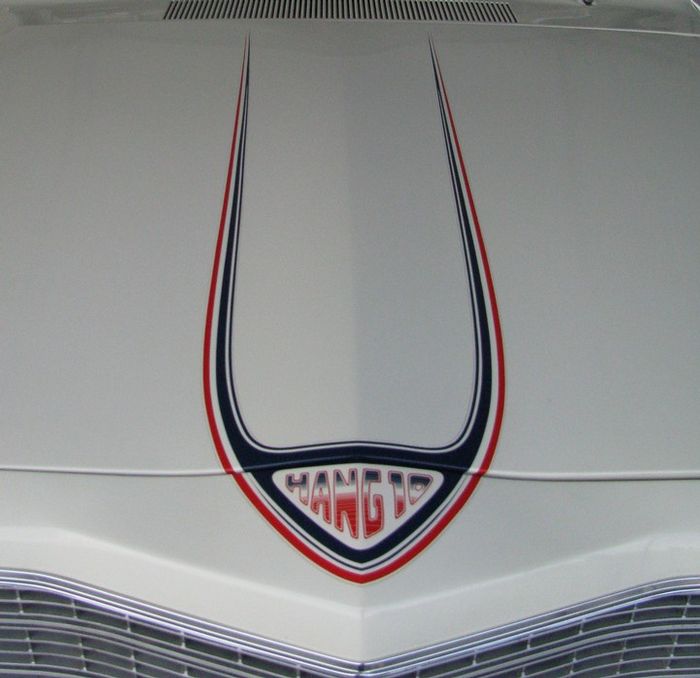 Surfarbilen - Dodge Dart Hang 10