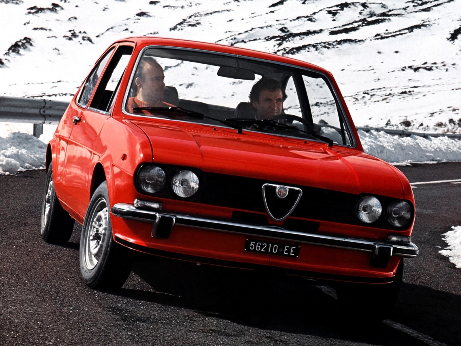 Alfasud TI med lite starkare motor och dubbla strålkastare kompletterad programmet efter en tid.