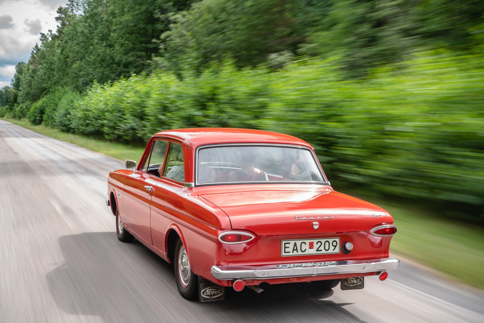 Mogen dans: Ford Taunus 12M