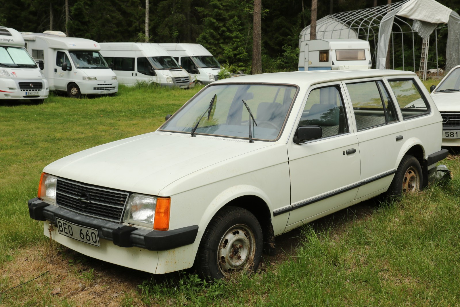 En Opel Kadett Caravan 1984 med bara 17,8 mil på mätaren!