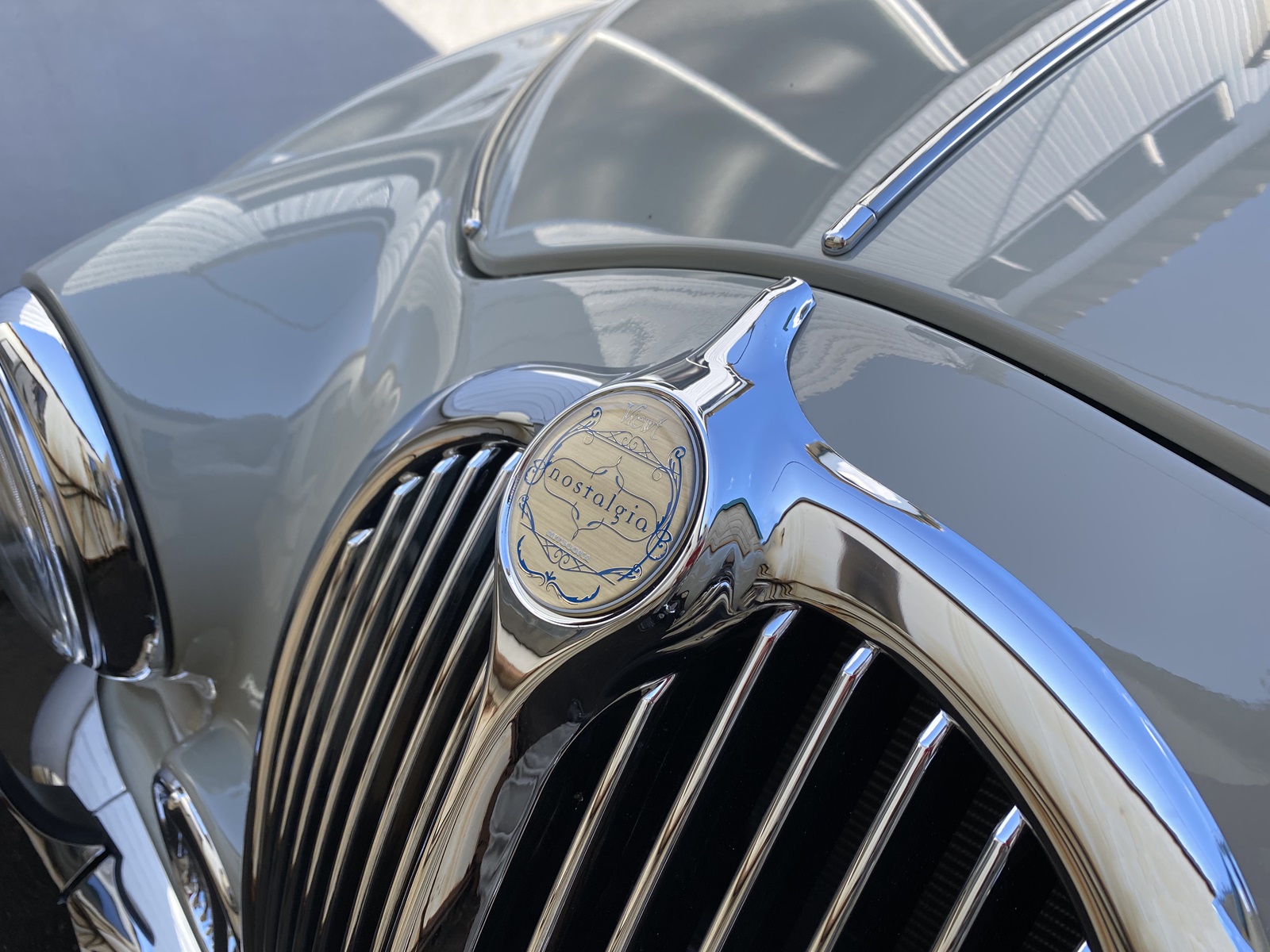 Mitsuoka Viewt - retroperspektivet