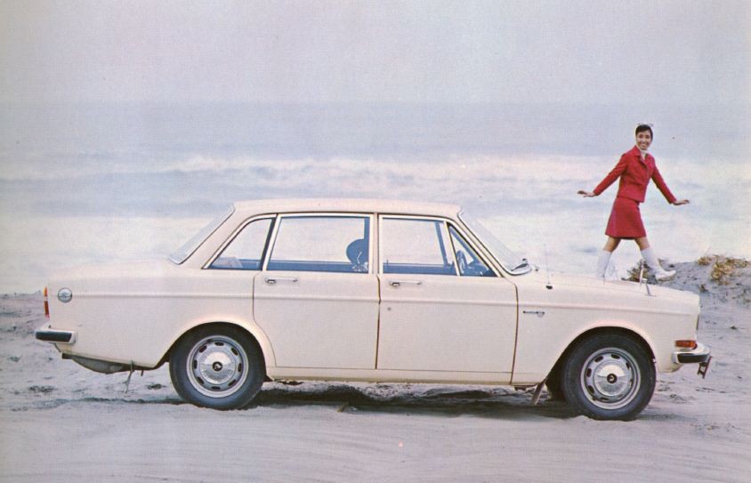 volvo_144_1969_promo_japan.jpg