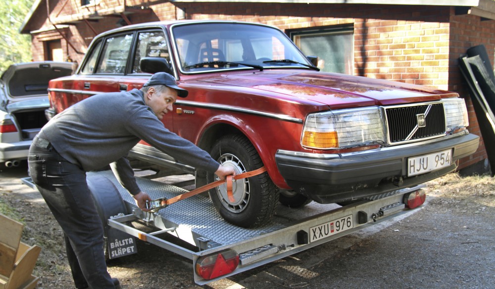 Volvo 240: Turn-Key!