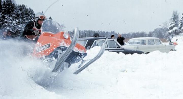 Tyrolerhatt och snöskoter!