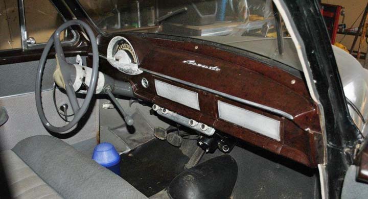 Mosters Aronde väntar på service