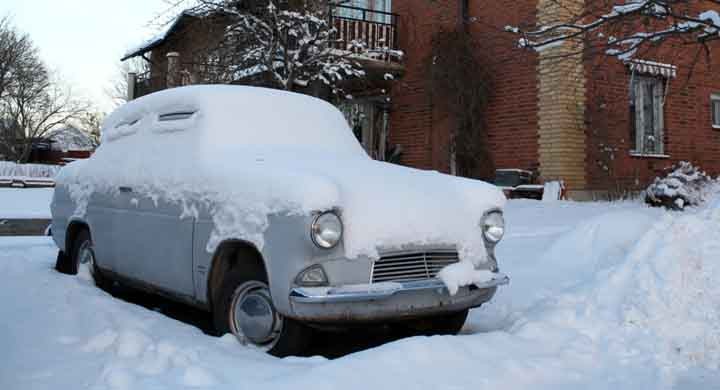 Hemma på vår gård där står en gammal Ford