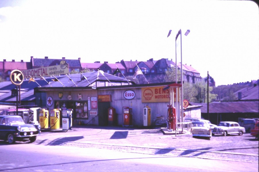 Esso: Down Valhallavägen