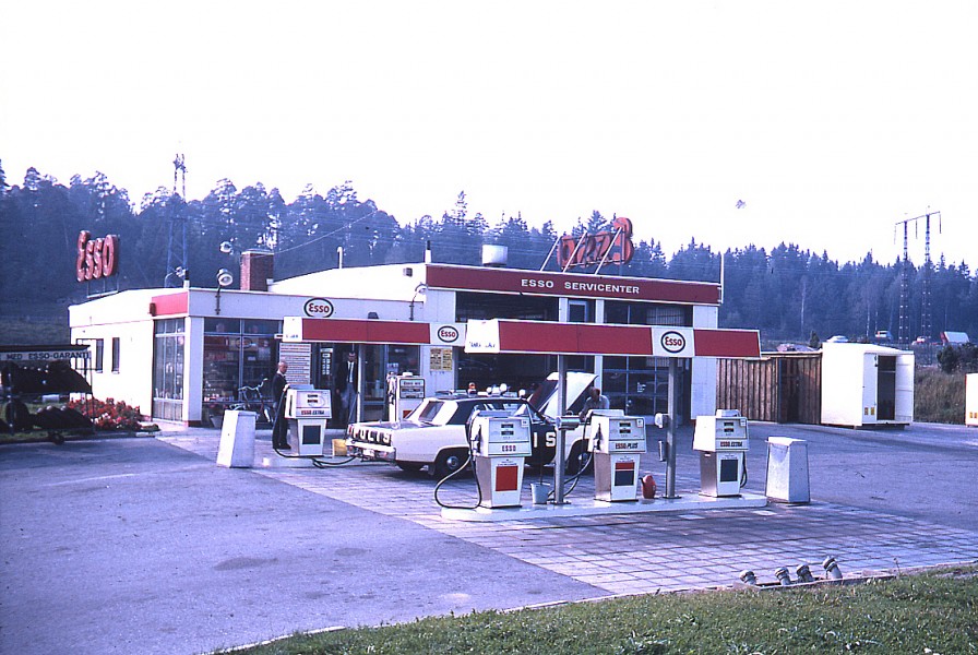 Esso: Polis-Valiant i Häggvik
