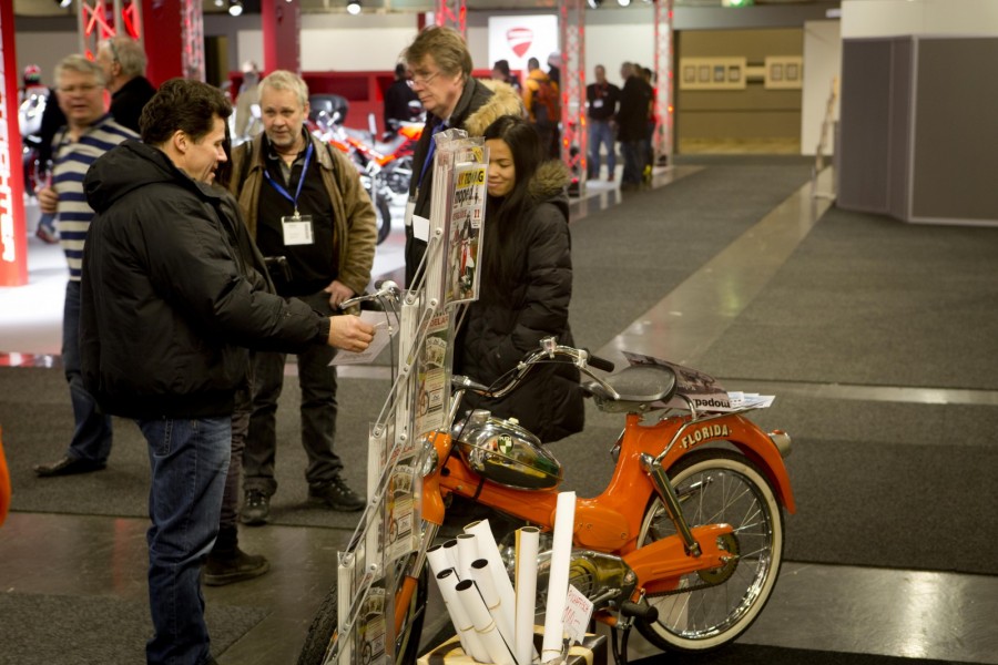 Och så kan du köpa tidningen Moped förstås.
