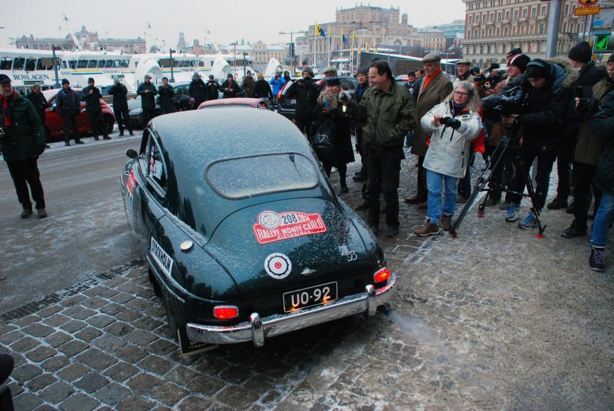 Finskt ekipage som startade i Stockholm. Jussi och Martt Kohtanen kör Saab 93B 1959.