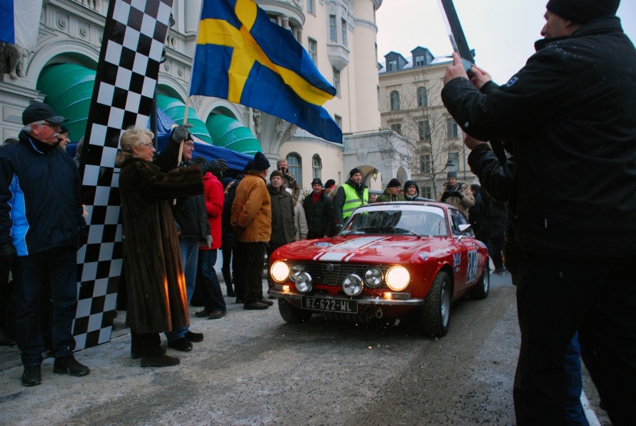 Jason Wright och Stefano Traverso i sin Alfa Romeo GTA 1300 1968.
