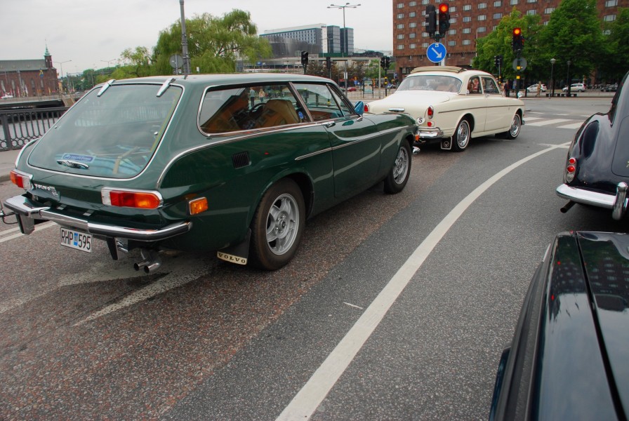 Ett av Motorhistoriska Riksförbundets mål med Motorhistoriska Dagen är att klassiska bilar ska synas den här dagen och visst var Stockholmstrafiken betydligt trevligare den sjätte juni.