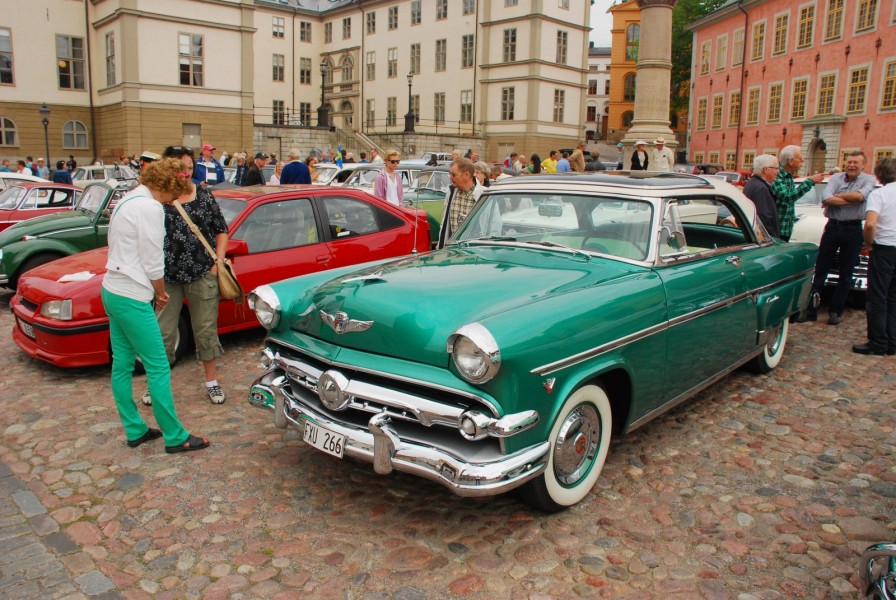 Riddarholmen är en av startplatserna för Motorhistoriska Dagen i Stockholm.