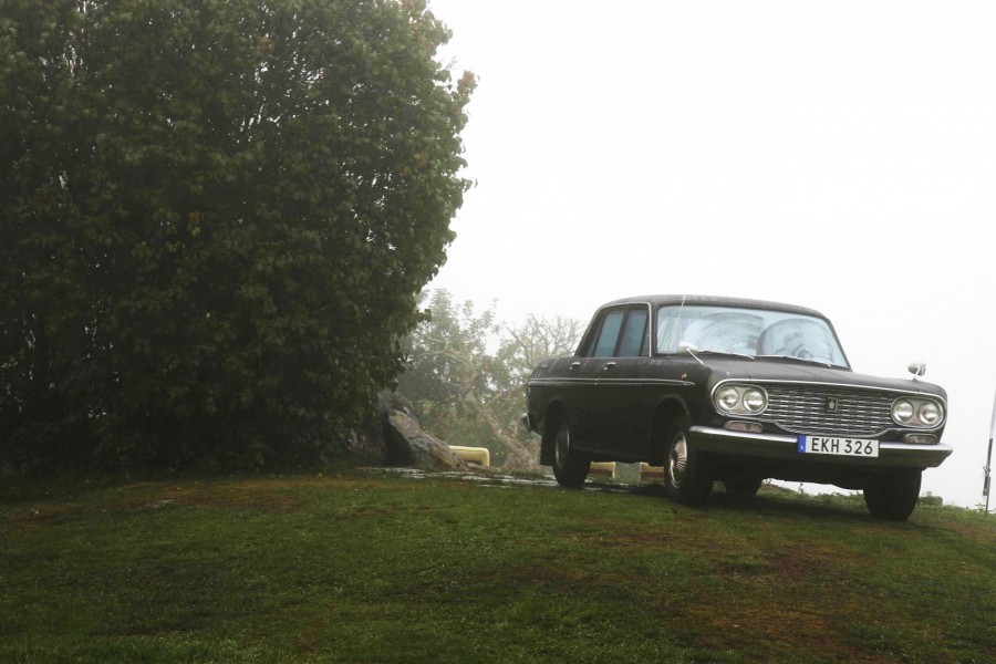 Den som var på plats riktigt tidigt kunde njuta av en Toyota Crown 1964 i ensamt majestät.